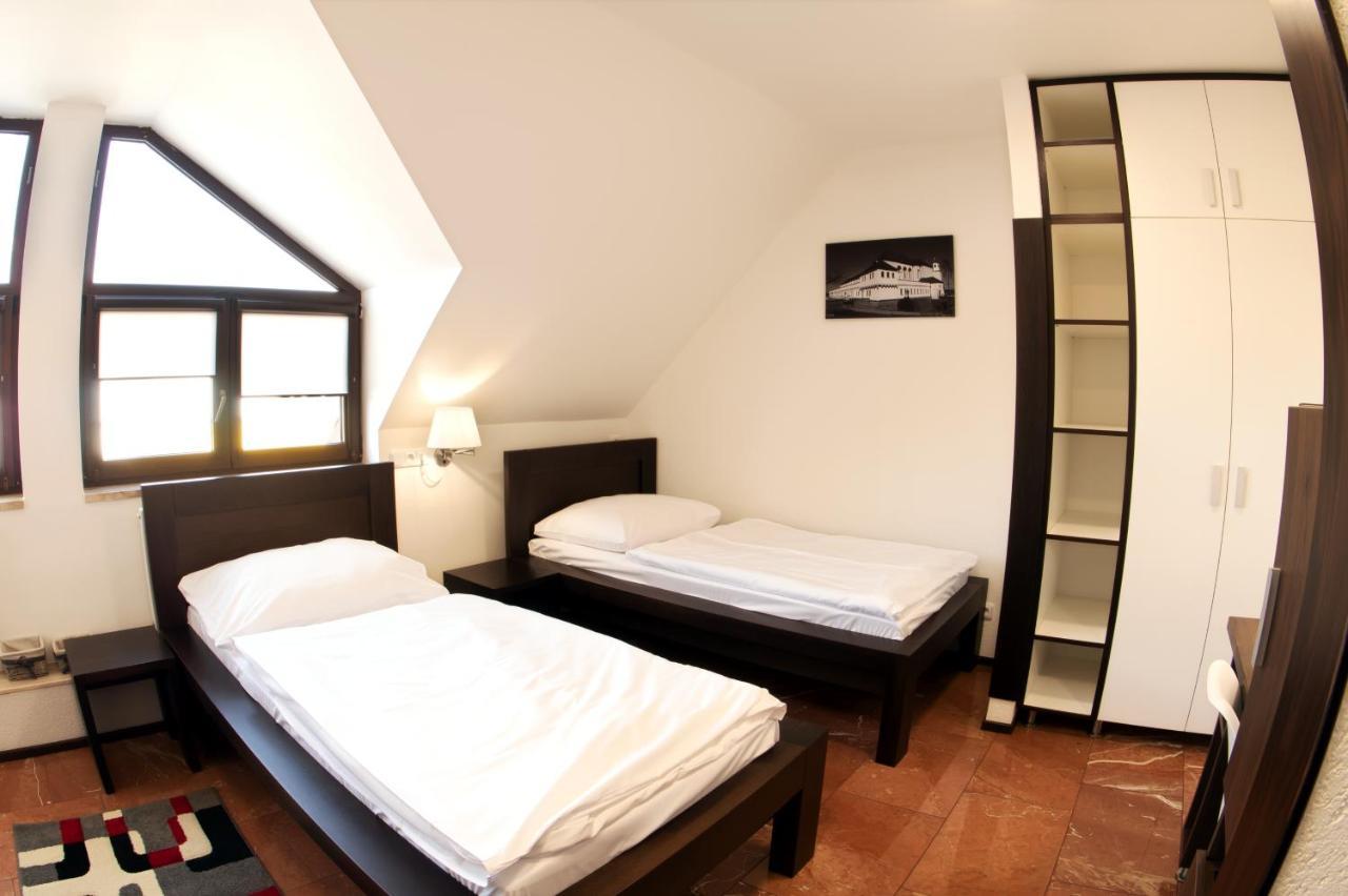 Hotel Slunecni Dvur เบอร์โน ภายนอก รูปภาพ