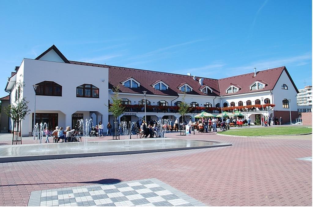 Hotel Slunecni Dvur เบอร์โน ภายนอก รูปภาพ